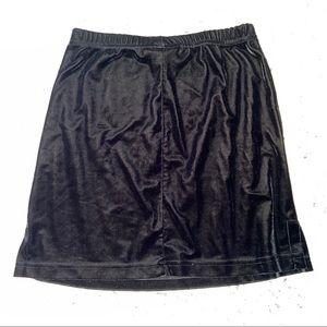 No Boundaries Black Velvet Feel Skirt Medium 7-9